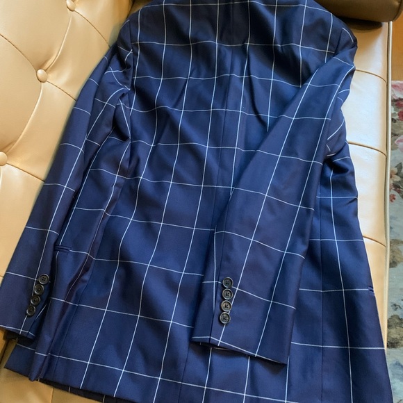 Blazer - Picture 8 of 9